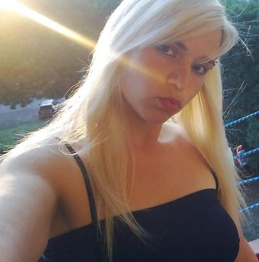 10P Greta - Flawed And Thick Bodied Blonde Babe 