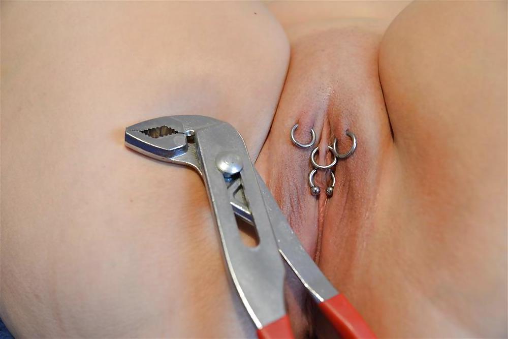 11P New Piercing and white play