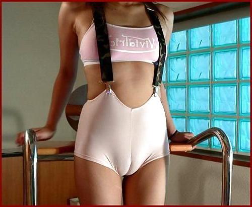 17P Big fat juciy cameltoes