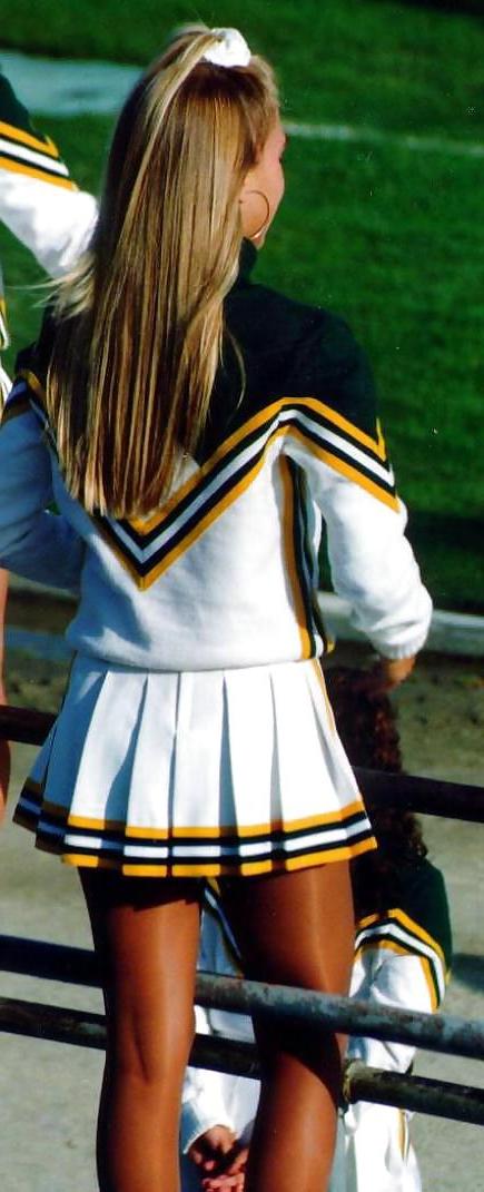 25P College Cheerleaders make my Dick Hard 1
