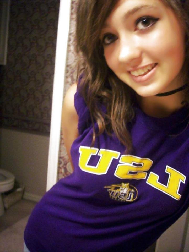 25P College Cheerleaders make my Dick Hard 1