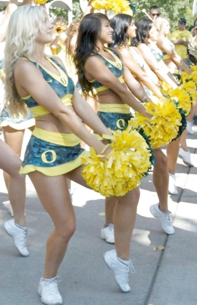 25P College Cheerleaders make my Dick Hard 2