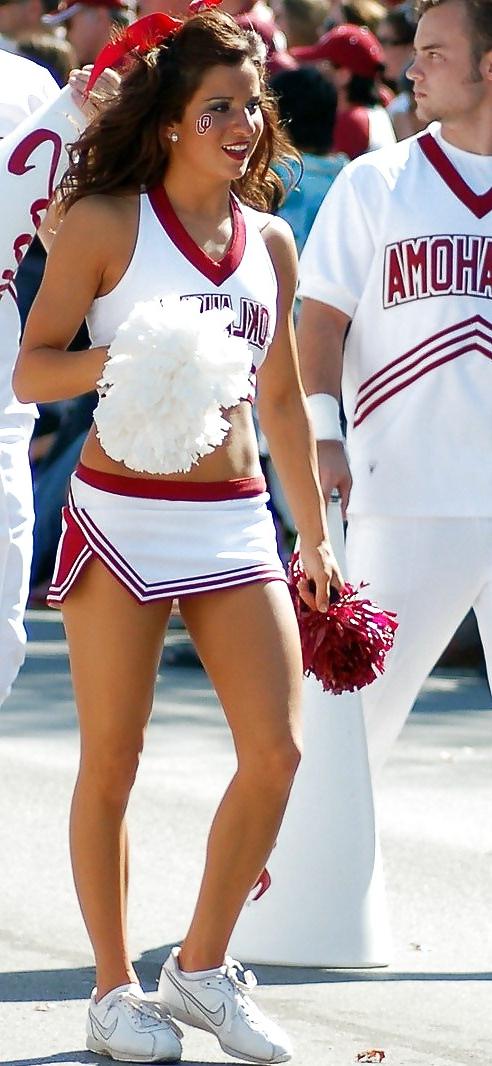 25P College Cheerleaders make my Dick Hard 2