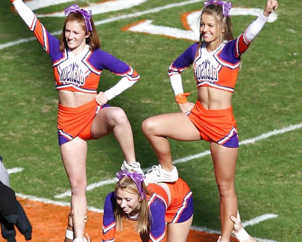 25P College Cheerleaders make my Dick Hard 2