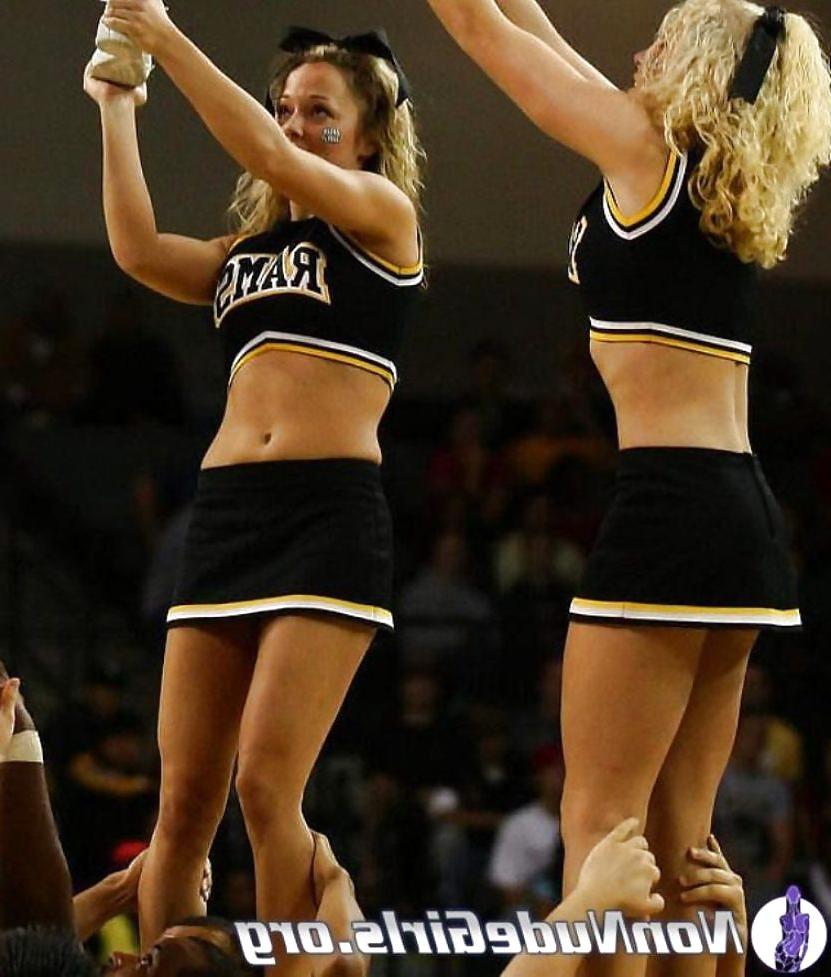 25P College Cheerleaders make my Dick Hard 2