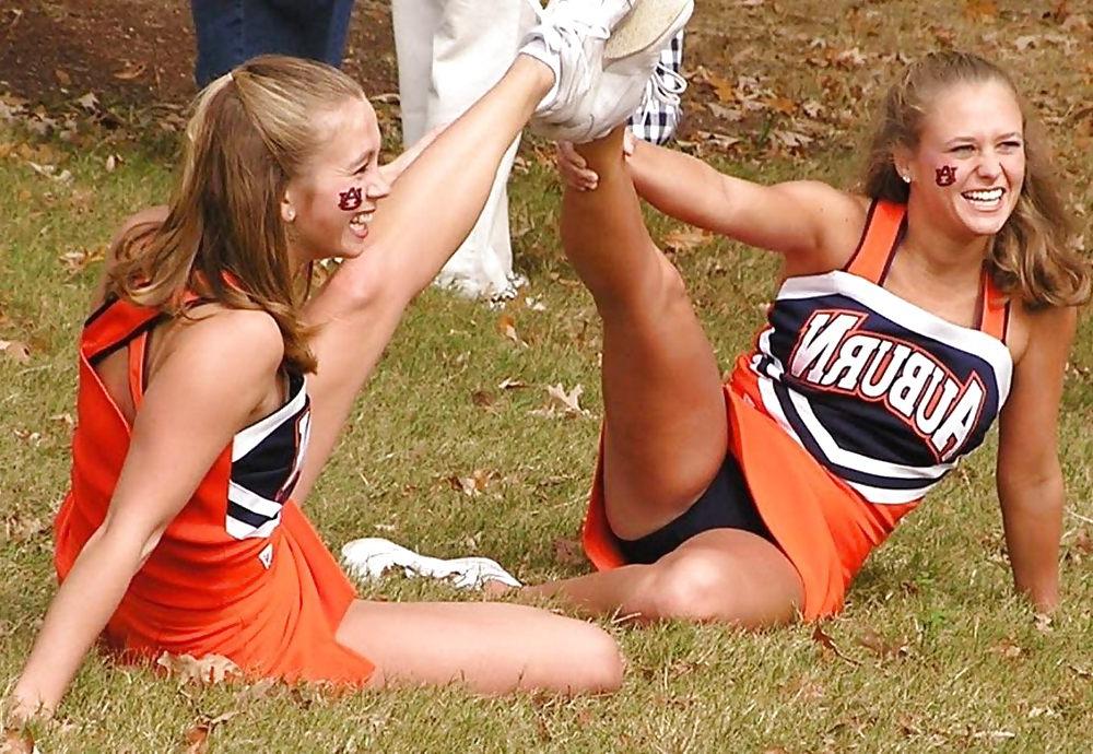 25P College Cheerleaders make my Dick Hard 2