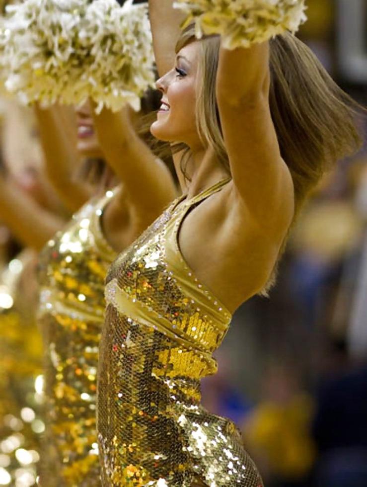 25P College Cheerleaders make my Dick Hard 2