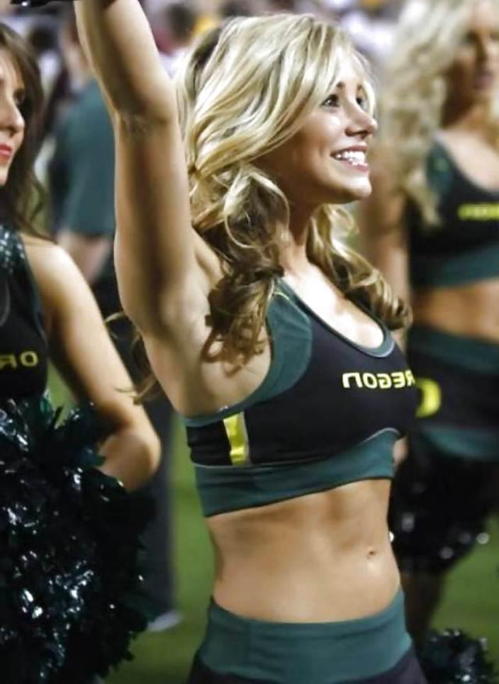 25P College Cheerleaders make my Dick Hard 2