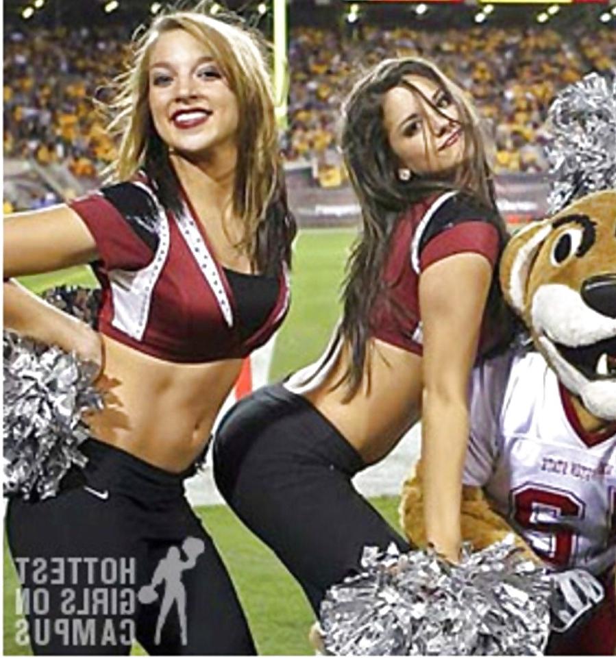 25P College Cheerleaders make my Dick Hard 2