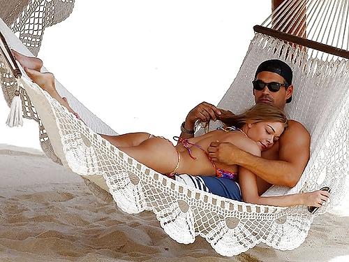 7P Leann Rimes on the beach in her thong