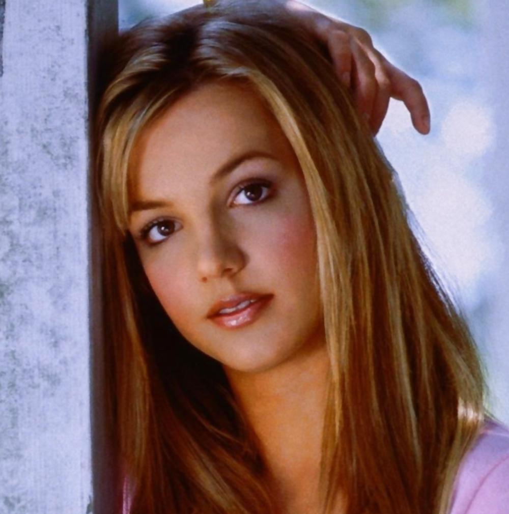 19P Britney Spears Head Shorts