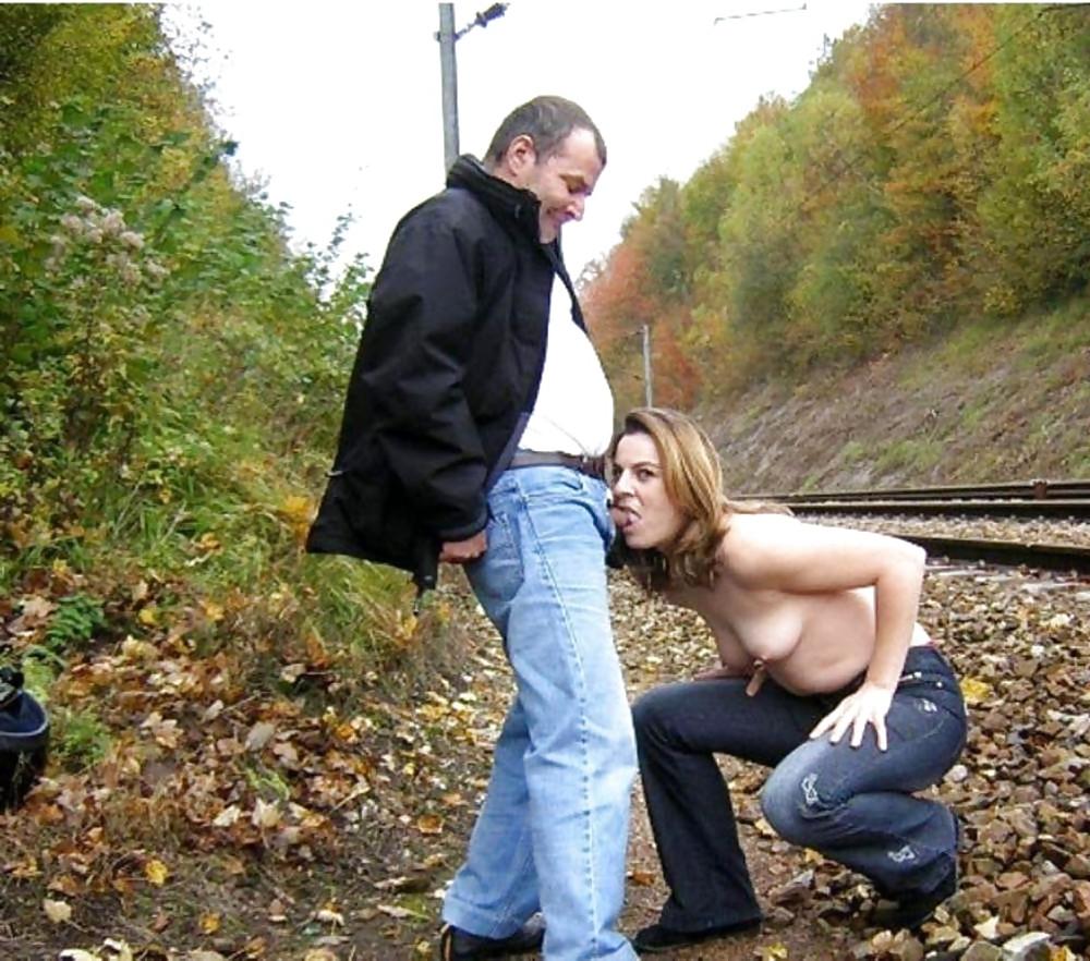 25P Public blowjob 1