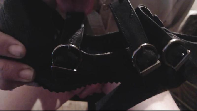 9P Jerking Off on her Shoes
