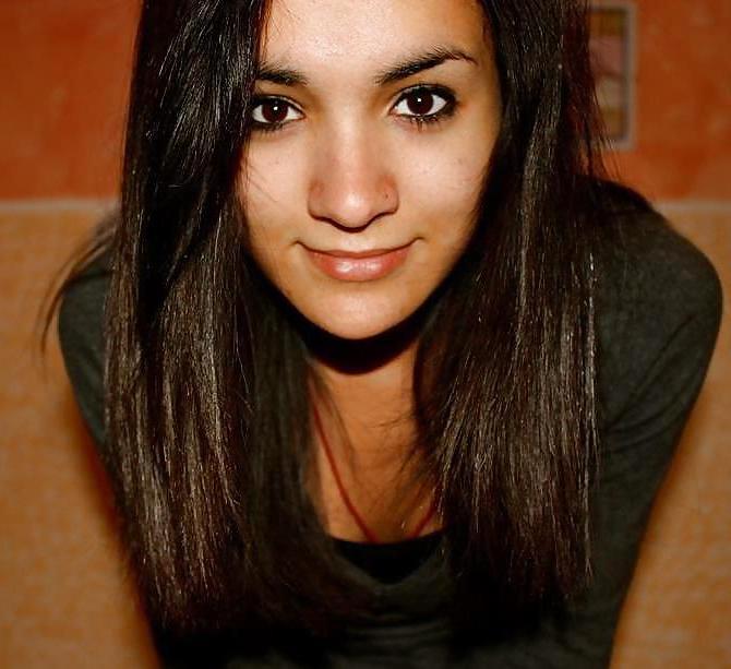 10P Dousha - Pretty Arabian Hottie 