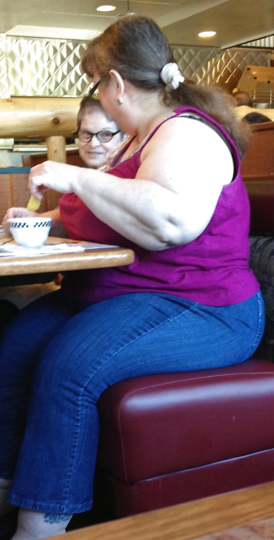 9P Fat white bbw fleshy arms