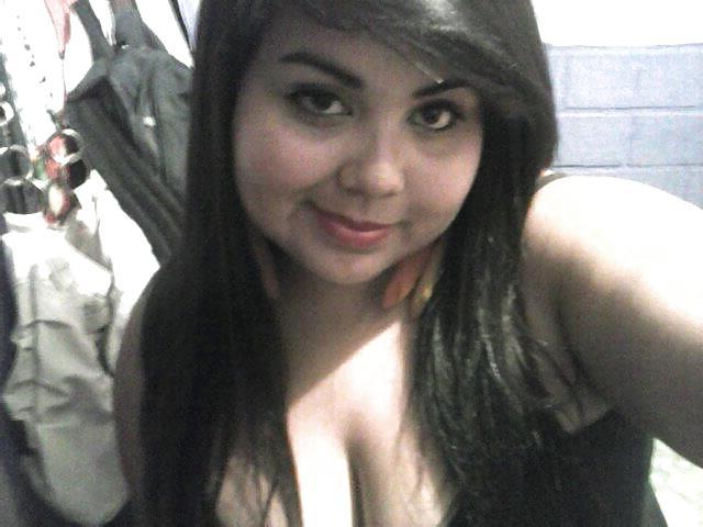 25P Valentina Chilena Tetona Non-Nude