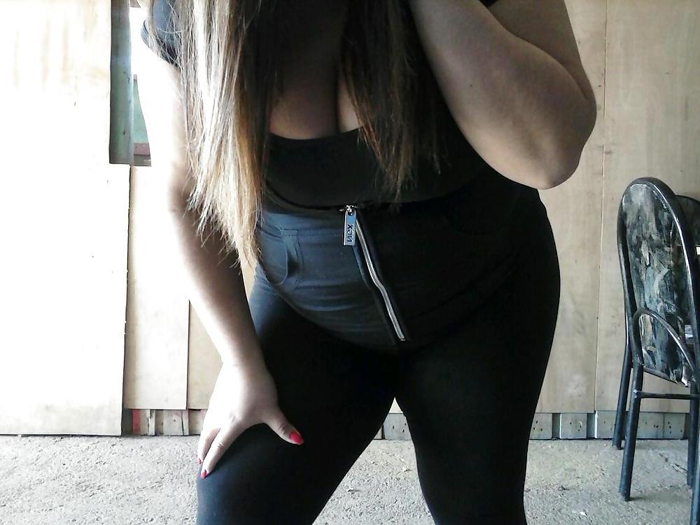 25P Valentina Chilena Tetona Non-Nude