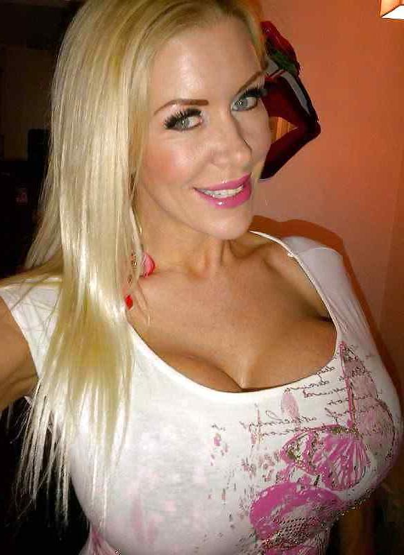 25P HoT BimBo MILF ProfeSSional & Amateur SeSSion by DarKKo