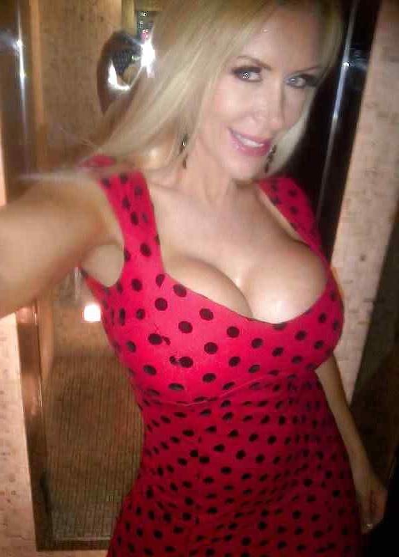 25P HoT BimBo MILF ProfeSSional & Amateur SeSSion by DarKKo