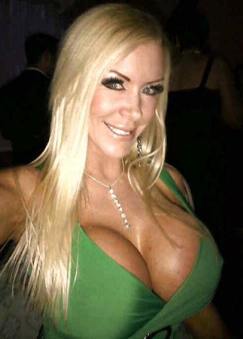 25P HoT BimBo MILF ProfeSSional & Amateur SeSSion by DarKKo