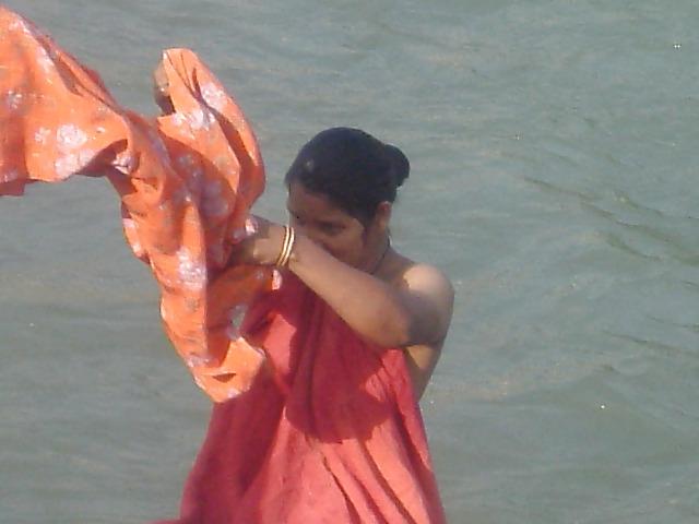 25P INDIAN BATHING WOMANS