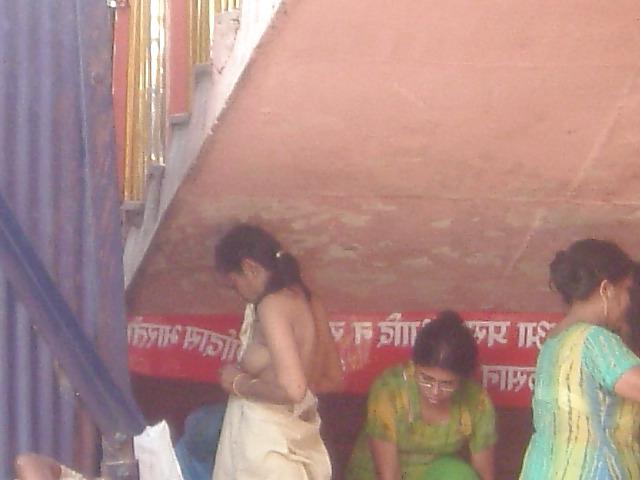 25P INDIAN BATHING WOMANS