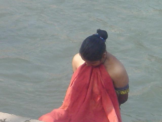 25P INDIAN BATHING WOMANS
