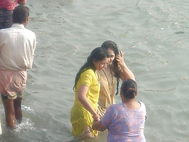 25P INDIAN BATHING WOMANS