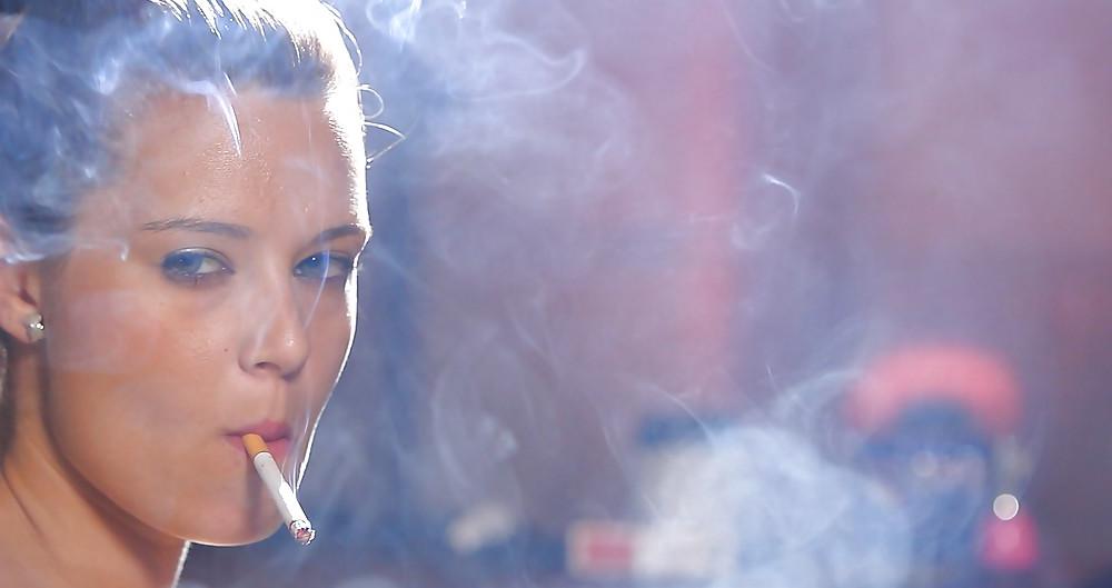 23P Glamour Smoking: Nina and Marta