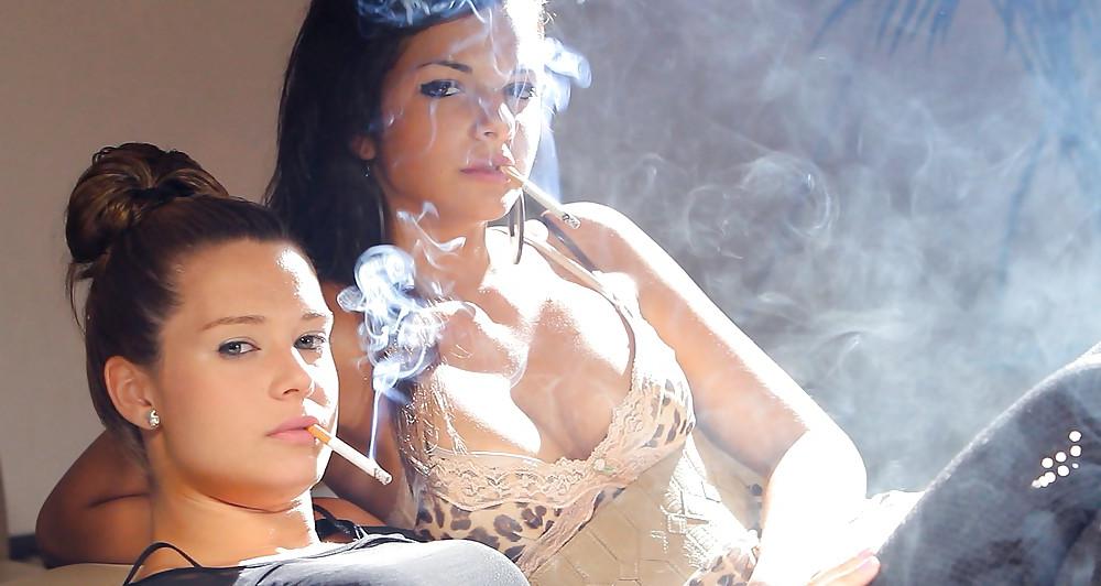 23P Glamour Smoking: Nina and Marta