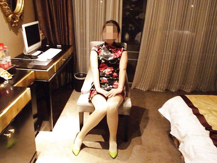 7P Chinese waitress blowjob