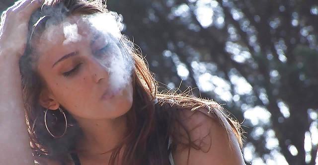 25P Glamour Smoking: Patricia