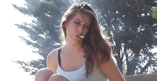 25P Glamour Smoking: Patricia
