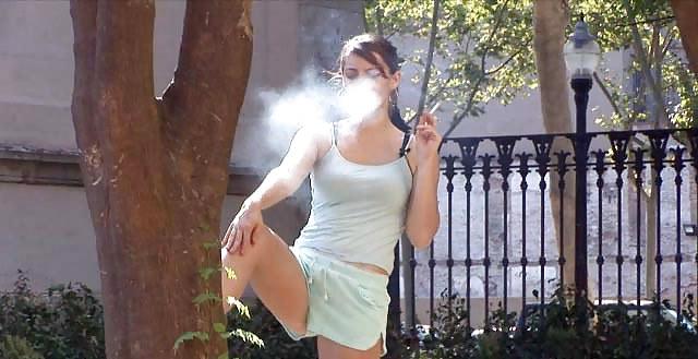 25P Glamour Smoking: Patricia
