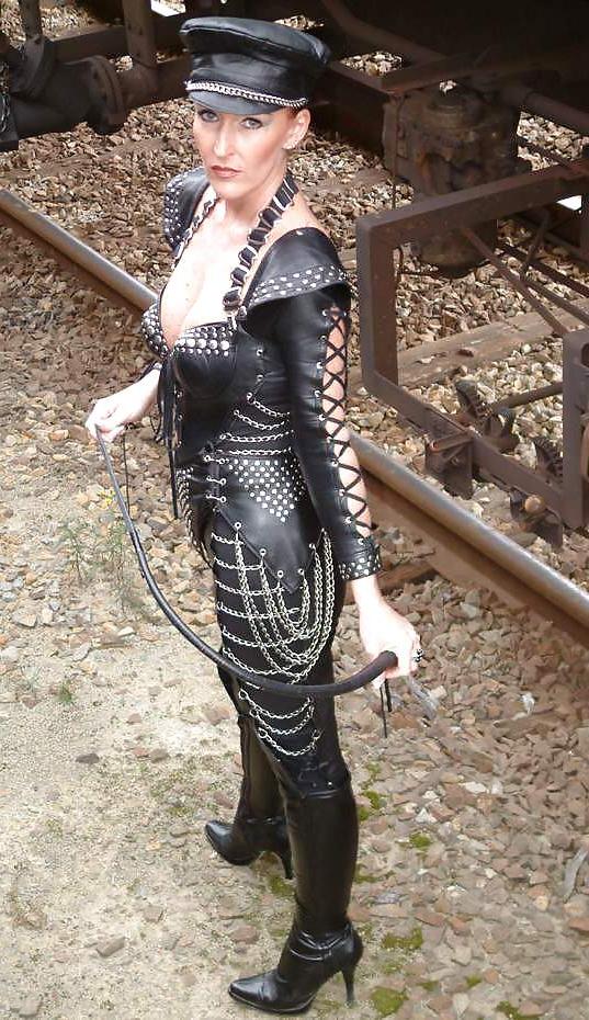 24P Beautiful MISTRESS I Like To Serve... (2)