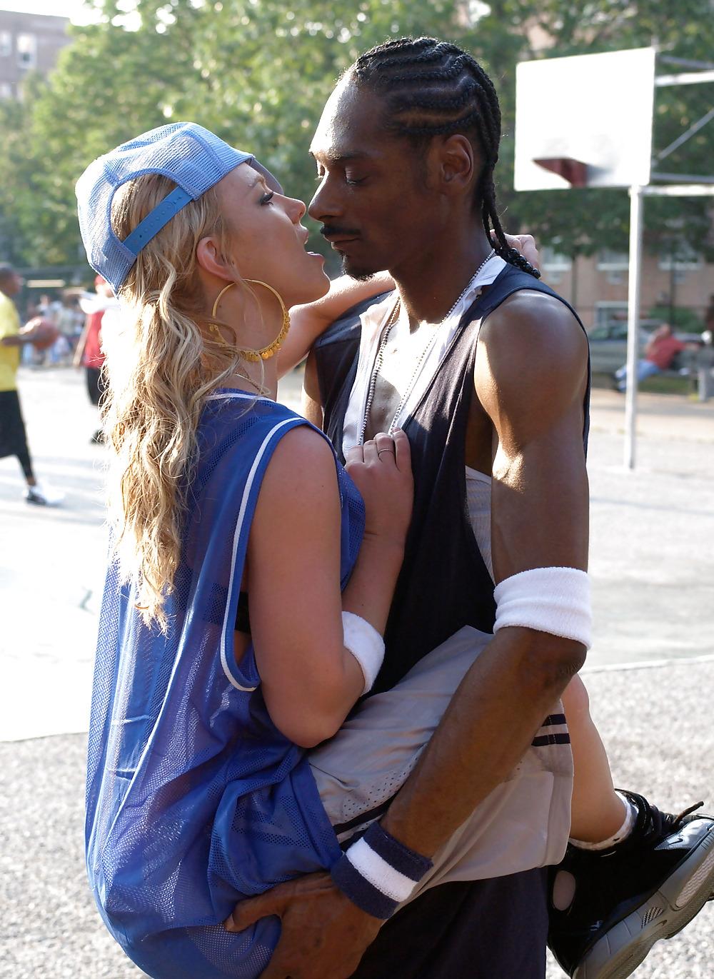 25P Britney Spears Outrageous Video Pics