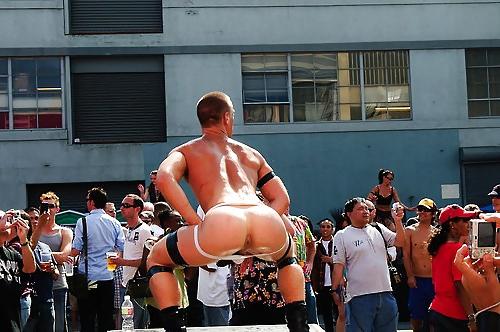 25P Hot public guys