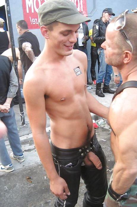 25P Hot public guys