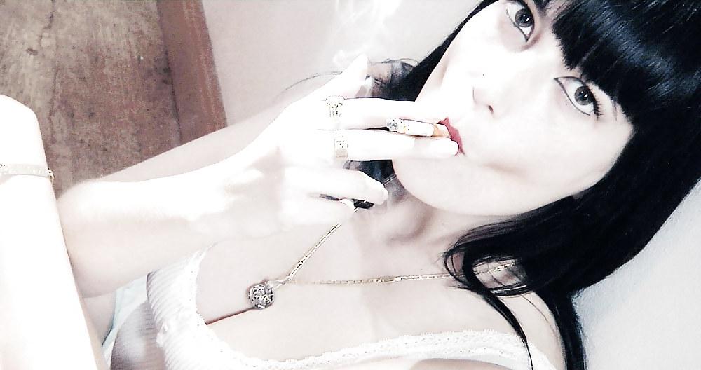 25P Glamour Smoking: Alazne