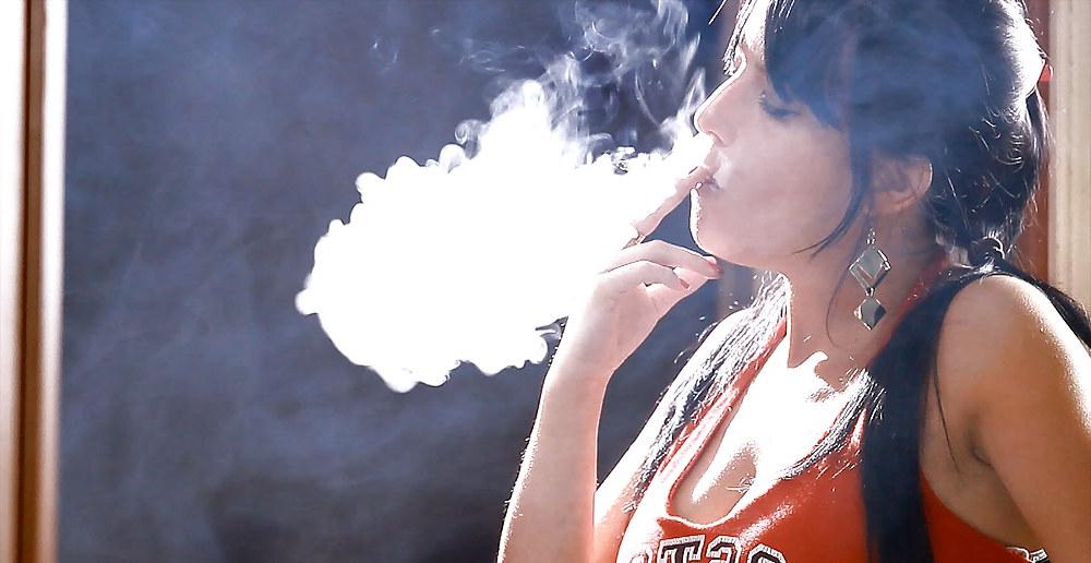 25P Glamour Smoking: Alazne