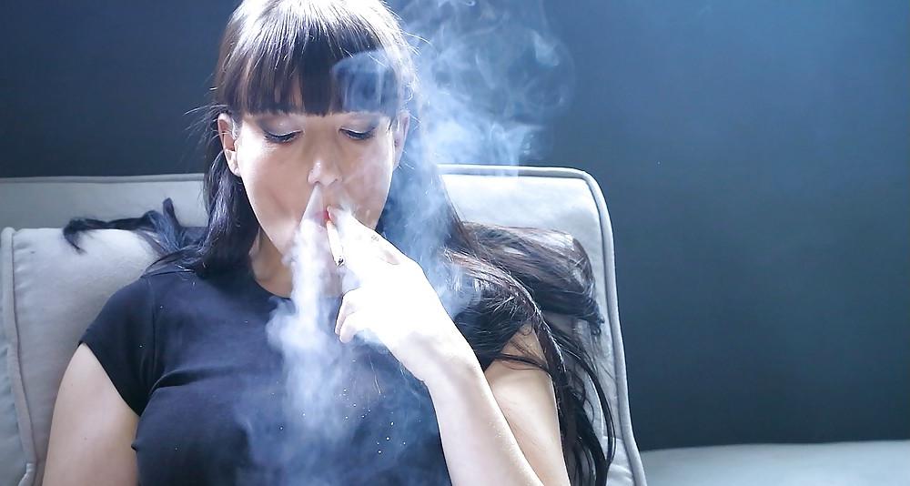 25P Glamour Smoking: Alazne