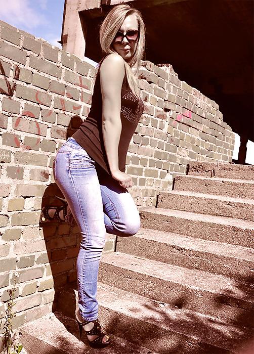 25P Queens in Jeans LLXV