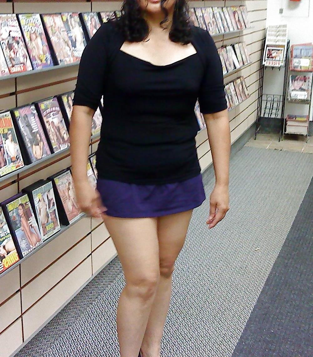 4P Analisa en 15Ave. Adult Emporium en Melrose Park, IL