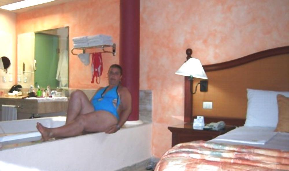 5P Thick latin granny