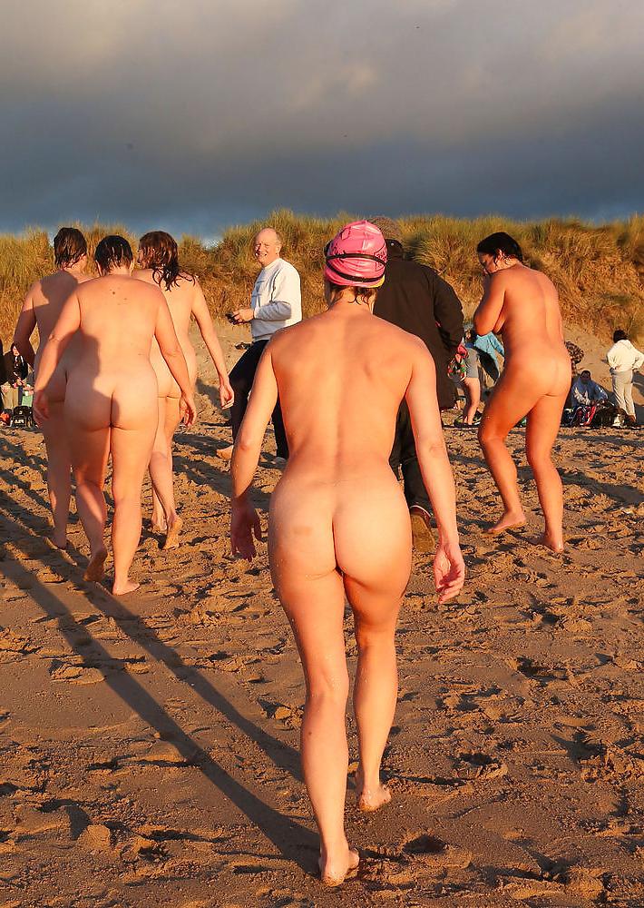 25P Public Nudity