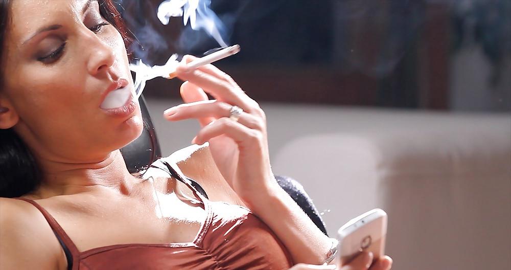 25P Glamour Smoking: Raquel