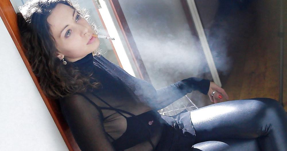 25P Glamour Smoking: Raquel