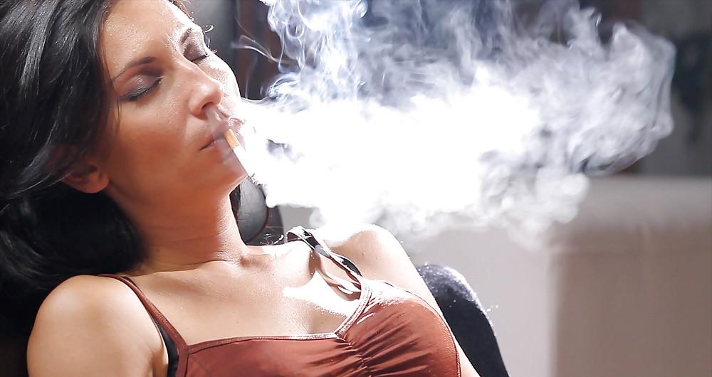 25P Glamour Smoking: Raquel