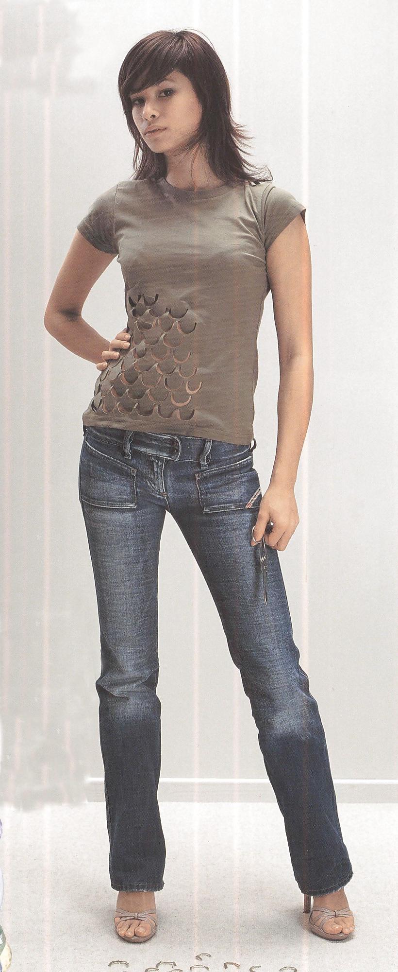 25P Queens in Jeans LLIV