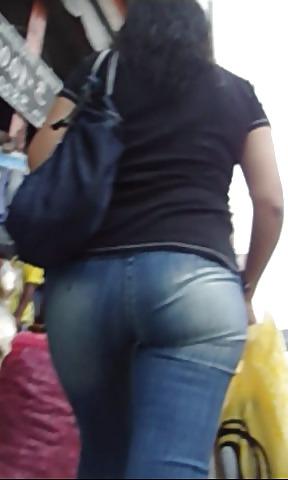 7P Rica colita de flaca en jeans